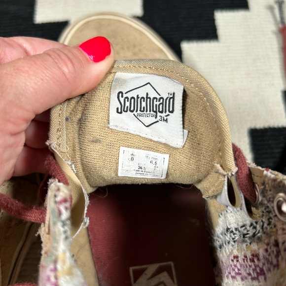 Rad VANS high top sneakers!! - Picture 7 of 10